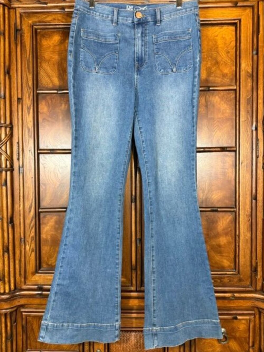 DG2 Medium Wash Front Patch Pocket Wide Hem Boot Cut Stretch Jean Sz 10 Tall